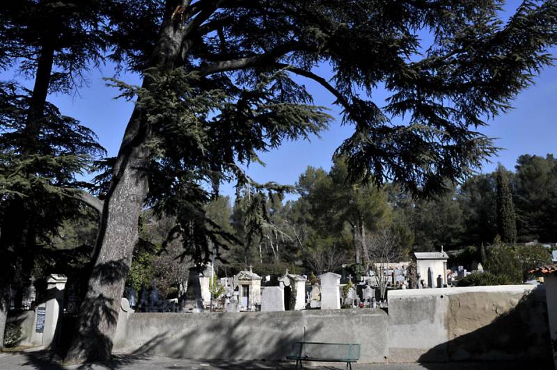 Pompes Funèbres Crematio Obsèques au crématorium Aix-en-Provence destination des cendres